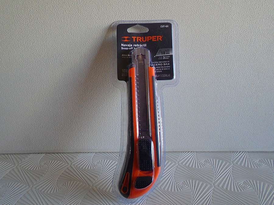 Cutter Truper Naranja